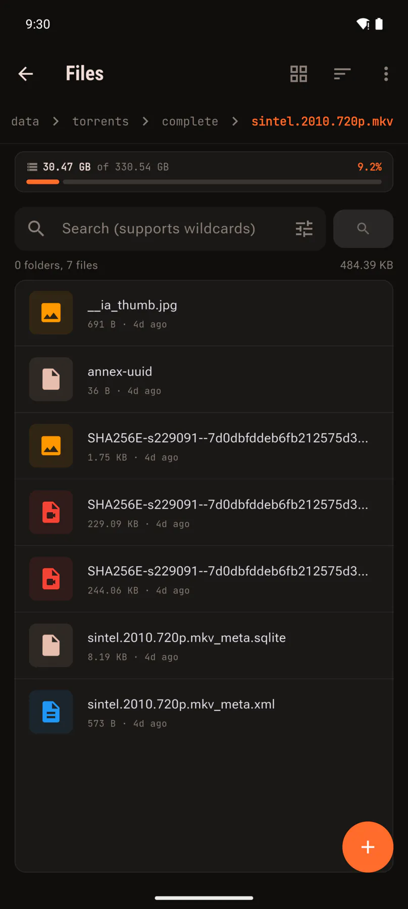 Folder contents showing images, text and database files by type.